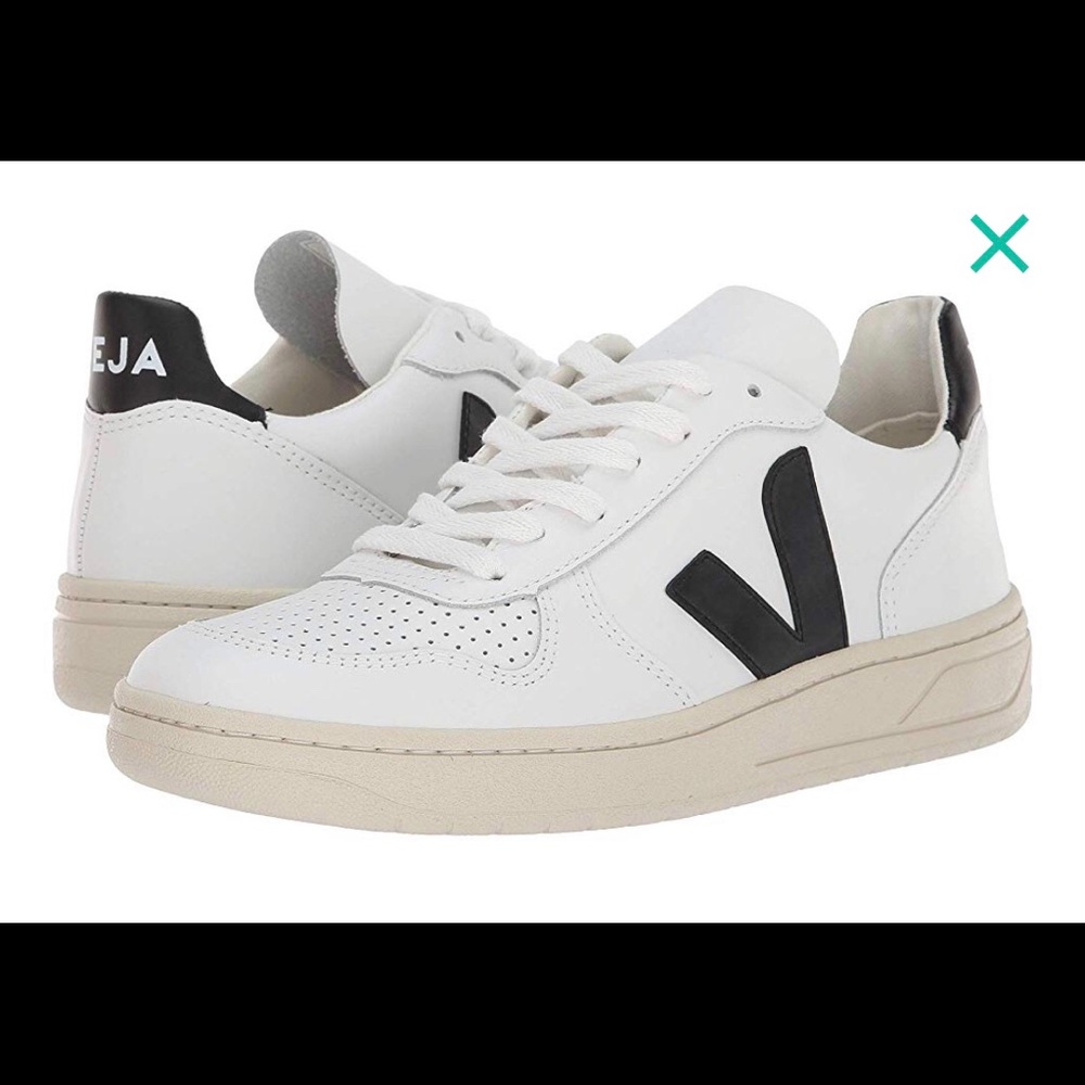 Veja V-10 Sneaker in Extra White Black (size 38)